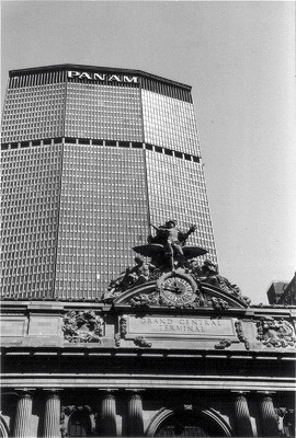 Pan_Am_Building,_NYC,_1980skjh.jpg
